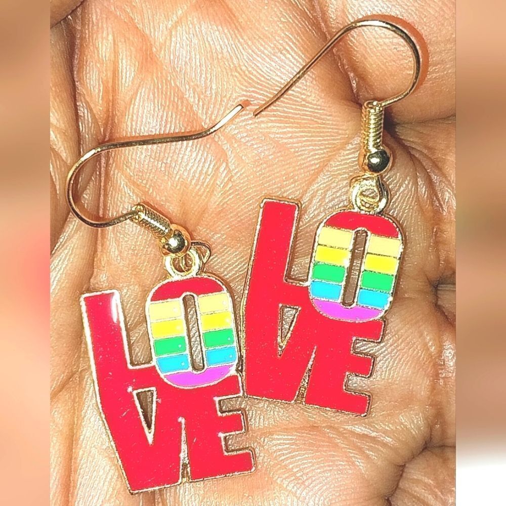 Super cute love rainbow earrings